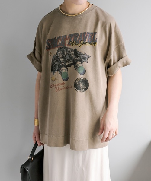 PUAL CE CIN（ピュアルセシン）の「ヴィンテージライク"Space Travel"T（Tシャツ/カットソー・レディース・チャコールグレー/ベージュ/ブルー・FREE）」の2枚目の写真