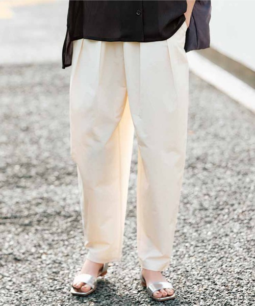 IEDIT(イディット)の「IEDIT 接触冷感素材が快適な タックボリュームパンツ(その他パンツ・レディース・ブラック/アイボリー・MEDIUM/LARGE/X-LARGE/XX-LARGE/XXX-LARGE)」の1枚目の写真