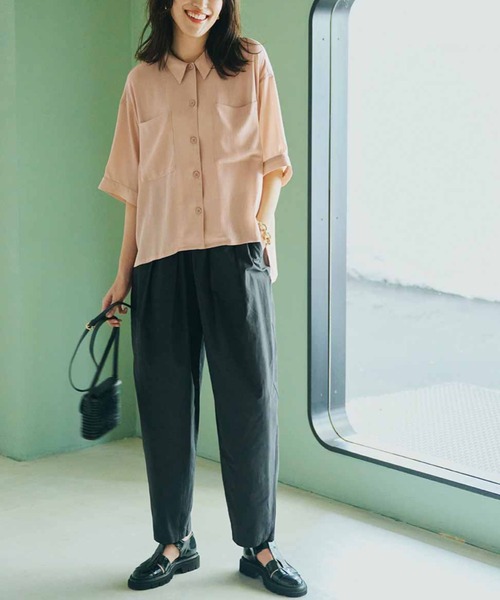 IEDIT(イディット)の「IEDIT 接触冷感素材が快適な タックボリュームパンツ(その他パンツ・レディース・ブラック/アイボリー・MEDIUM/LARGE/X-LARGE/XX-LARGE/XXX-LARGE)」の4枚目の写真