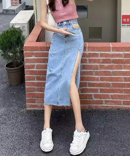 lilful(リルフル)の「パッチ付き サイドスリット デニムロングスカート(デニムスカート・レディース・ブラック/ブルー・S/L/M)」の12枚目の写真