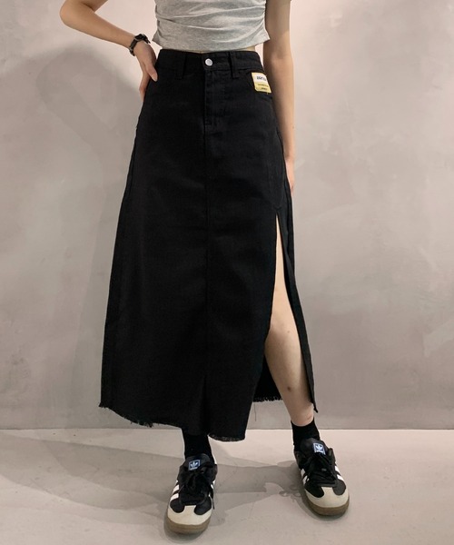 lilful(リルフル)の「パッチ付き サイドスリット デニムロングスカート(デニムスカート・レディース・ブラック/ブルー・S/L/M)」の11枚目の写真