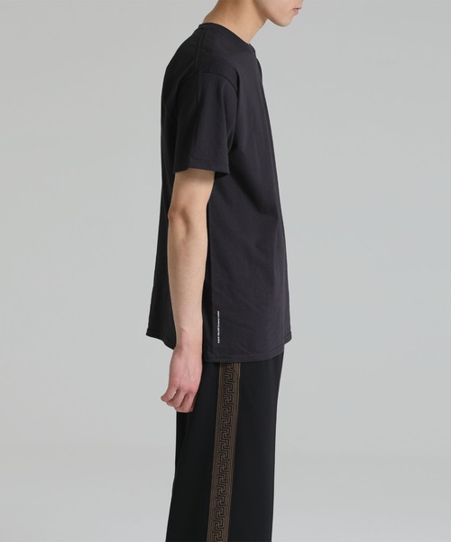 DELUXE(デラックス)の「DELUXE x Fuits of the Loom PACK TEE(Tシャツ/カットソー・メンズ・ホワイト/ブラック・X-LARGE/LARGE/MEDIUM/SMALL)」の15枚目の写真