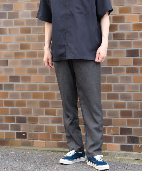 ITEMS URBANRESEARCH（アイテムズ アーバンリサーチ）の「『吸水速乾/イージーケア/UVカット』『セットアップ対応』高機能ツイル ウエストイージー スラックス（その他パンツ・メンズ・ブラック/チャコールグレー/ネイビー/ブルー系その他・MEDIUM/LARGE）」の5枚目の写真