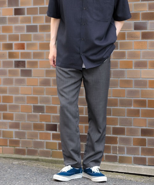 ITEMS URBANRESEARCH（アイテムズ アーバンリサーチ）の「『吸水速乾/イージーケア/UVカット』『セットアップ対応』高機能ツイル ウエストイージー スラックス（その他パンツ・メンズ・ブラック/チャコールグレー/ネイビー/ブルー系その他・MEDIUM/LARGE）」の6枚目の写真