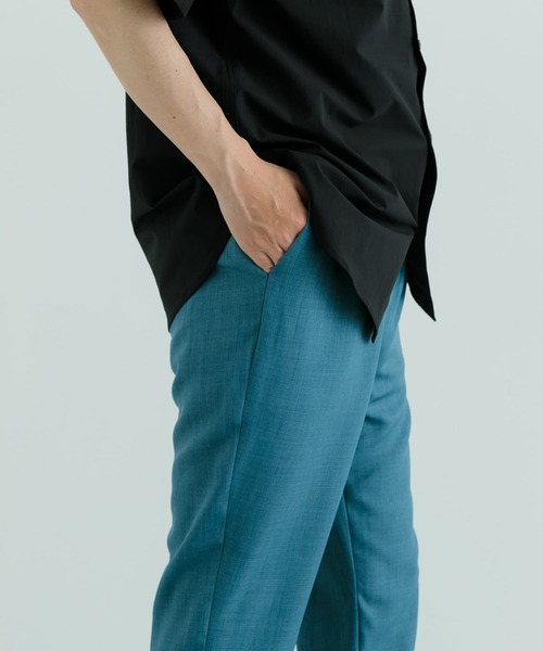 ITEMS URBANRESEARCH（アイテムズ アーバンリサーチ）の「『吸水速乾/イージーケア/UVカット』『セットアップ対応』高機能ツイル ウエストイージー スラックス（その他パンツ・メンズ・ブラック/チャコールグレー/ネイビー/ブルー系その他・MEDIUM/LARGE）」の15枚目の写真