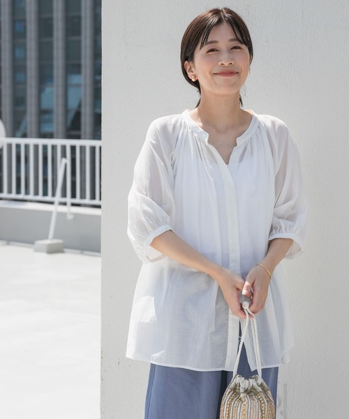 URBAN RESEARCH DOORS（アーバンリサーチドアーズ）の「コットンボイルタックギャザーブラウス（シャツ/ブラウス・レディース・ブラック/オフホワイト/ブルー/オレンジ・MEDIUM）」の8枚目の写真