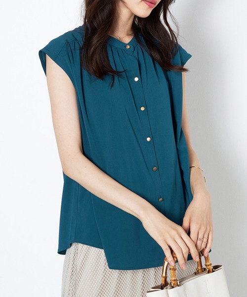 BELLUNA PLUS（ベルーナ）の「ギャザー使いフレンチスリーブブラウス（シャツ/ブラウス・レディース・イエロー/ネイビー/アイボリー/ブルーグリーン・MEDIUM/LARGE/X-LARGE）」の3枚目の写真