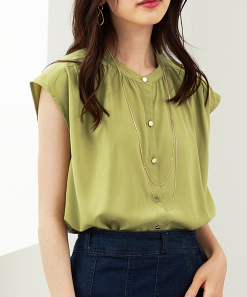 BELLUNA PLUS（ベルーナ）の「ギャザー使いフレンチスリーブブラウス（シャツ/ブラウス・レディース・イエロー/ネイビー/アイボリー/ブルーグリーン・MEDIUM/LARGE/X-LARGE）」の4枚目の写真