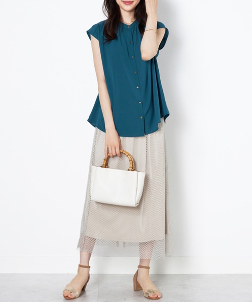 BELLUNA PLUS（ベルーナ）の「ギャザー使いフレンチスリーブブラウス（シャツ/ブラウス・レディース・イエロー/ネイビー/アイボリー/ブルーグリーン・MEDIUM/LARGE/X-LARGE）」の22枚目の写真