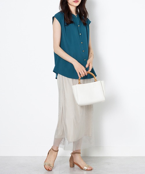 BELLUNA PLUS（ベルーナ）の「ギャザー使いフレンチスリーブブラウス（シャツ/ブラウス・レディース・イエロー/ネイビー/アイボリー/ブルーグリーン・MEDIUM/LARGE/X-LARGE）」の21枚目の写真