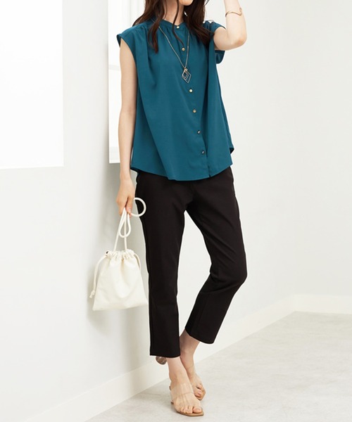 BELLUNA PLUS（ベルーナ）の「ギャザー使いフレンチスリーブブラウス（シャツ/ブラウス・レディース・イエロー/ネイビー/アイボリー/ブルーグリーン・MEDIUM/LARGE/X-LARGE）」の18枚目の写真