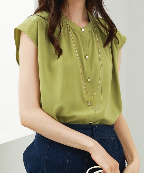 BELLUNA PLUS（ベルーナ）の「ギャザー使いフレンチスリーブブラウス（シャツ/ブラウス・レディース・イエロー/ネイビー/アイボリー/ブルーグリーン・MEDIUM/LARGE/X-LARGE）」の14枚目の写真