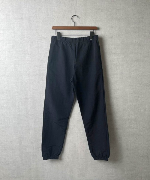 INNOCENT(イノセント)の「【T2】【OTL apparel】2331-UNISEX NYLON TRACK PANTS(その他パンツ・メンズ・ベージュ/ブラック/カーキ/オリーブ/シルバー・MEDIUM)」の2枚目の写真
