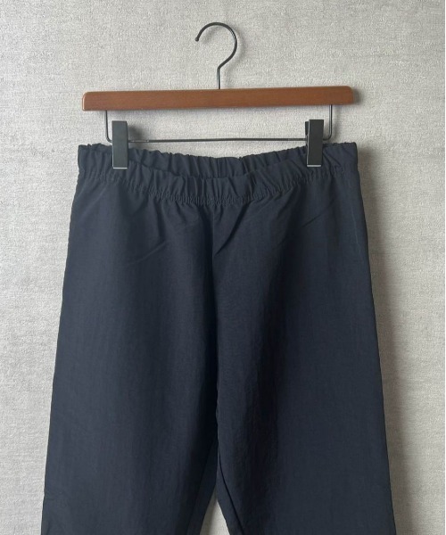INNOCENT(イノセント)の「【T2】【OTL apparel】2331-UNISEX NYLON TRACK PANTS(その他パンツ・メンズ・ベージュ/ブラック/カーキ/オリーブ/シルバー・MEDIUM)」の12枚目の写真