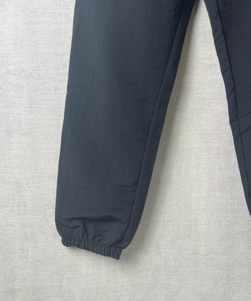 INNOCENT(イノセント)の「【T2】【OTL apparel】2331-UNISEX NYLON TRACK PANTS(その他パンツ・メンズ・ベージュ/ブラック/カーキ/オリーブ/シルバー・MEDIUM)」の16枚目の写真