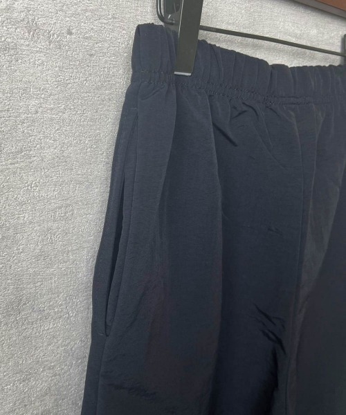 INNOCENT(イノセント)の「【T2】【OTL apparel】2331-UNISEX NYLON TRACK PANTS(その他パンツ・メンズ・ベージュ/ブラック/カーキ/オリーブ/シルバー・MEDIUM)」の18枚目の写真