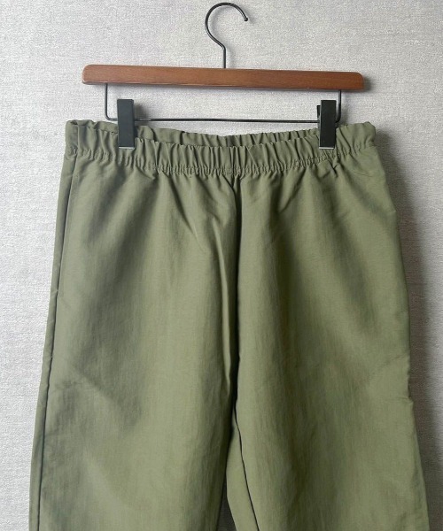 INNOCENT(イノセント)の「【T2】【OTL apparel】2331-UNISEX NYLON TRACK PANTS(その他パンツ・メンズ・ベージュ/ブラック/カーキ/オリーブ/シルバー・MEDIUM)」の13枚目の写真