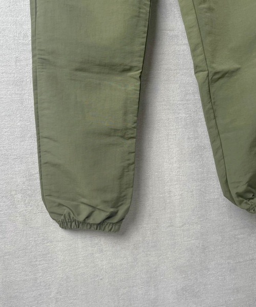 INNOCENT(イノセント)の「【T2】【OTL apparel】2331-UNISEX NYLON TRACK PANTS(その他パンツ・メンズ・ベージュ/ブラック/カーキ/オリーブ/シルバー・MEDIUM)」の17枚目の写真