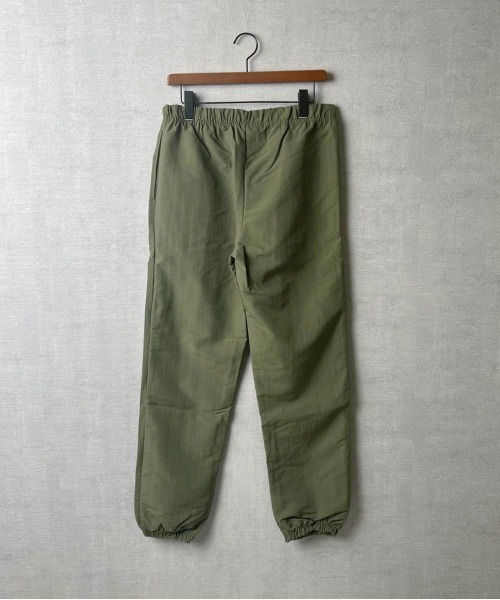 INNOCENT(イノセント)の「【T2】【OTL apparel】2331-UNISEX NYLON TRACK PANTS(その他パンツ・メンズ・ベージュ/ブラック/カーキ/オリーブ/シルバー・MEDIUM)」の7枚目の写真
