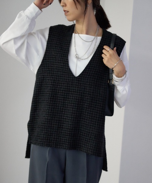 TRIANGLE PALETTE(トライアングルパレット)の「ツイードVネックベスト(ベスト・レディース・アイボリー/ブラック・FREE)」の2枚目の写真