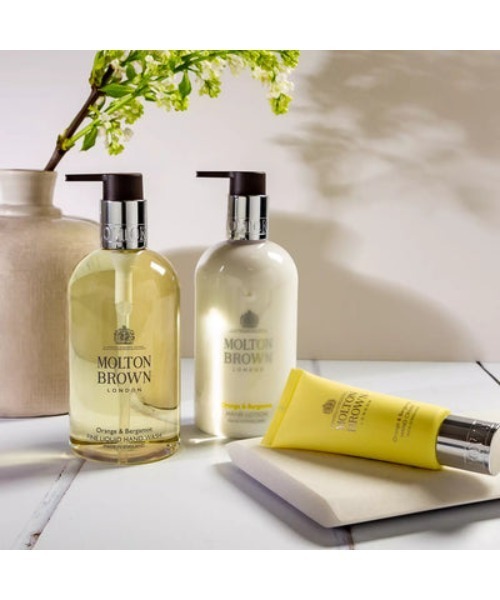 MOLTON BROWN（モルトンブラウン）の「オレンジ＆ベルガモット ハンドウォッシュ 300ml｜モルトンブラウン MOLTON BROWN（ハンドソープ・レディース・シトラス・FREE）」の5枚目の写真