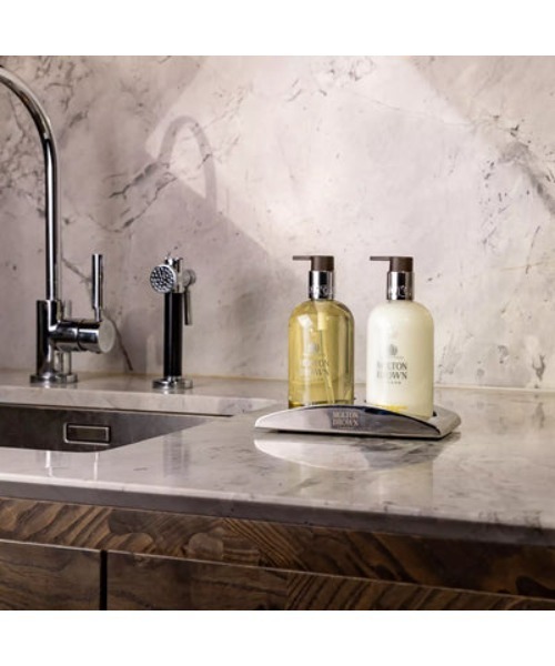 MOLTON BROWN（モルトンブラウン）の「オレンジ＆ベルガモット ハンドウォッシュ 300ml｜モルトンブラウン MOLTON BROWN（ハンドソープ・レディース・シトラス・FREE）」の7枚目の写真