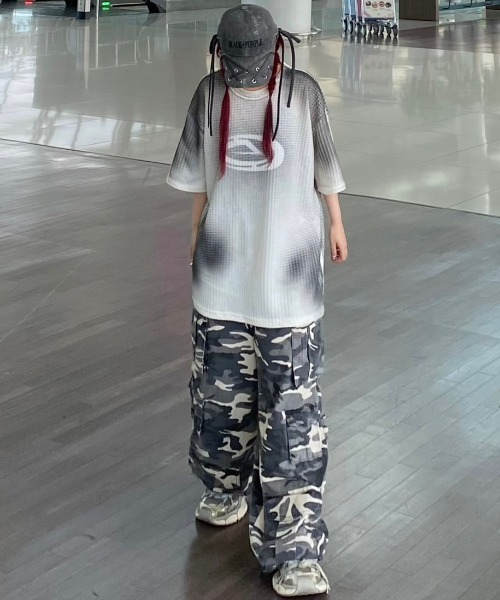 XU(エックスユー)の「ストリートファッション XU エックスユー washing waffle tee ウォッシングワッフルTシャツ ロゴTシャツ 半袖トップス 半袖Tシャツ オーバーサイズ 韓国ファッション 韓国ストリート(Tシャツ/カットソー・メンズ・ホワイト/ブラック/グレー・ONE SIZE)」の15枚目の写真