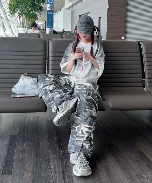 XU(エックスユー)の「ストリートファッション XU エックスユー washing waffle tee ウォッシングワッフルTシャツ ロゴTシャツ 半袖トップス 半袖Tシャツ オーバーサイズ 韓国ファッション 韓国ストリート(Tシャツ/カットソー・メンズ・ホワイト/ブラック/グレー・ONE SIZE)」の14枚目の写真