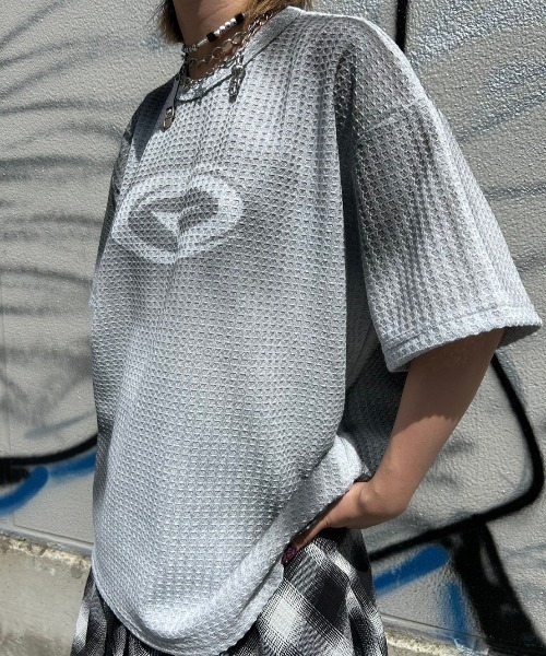 XU(エックスユー)の「ストリートファッション XU エックスユー washing waffle tee ウォッシングワッフルTシャツ ロゴTシャツ 半袖トップス 半袖Tシャツ オーバーサイズ 韓国ファッション 韓国ストリート(Tシャツ/カットソー・メンズ・ホワイト/ブラック/グレー・ONE SIZE)」の21枚目の写真