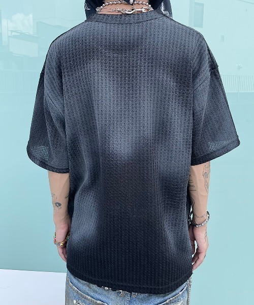 XU(エックスユー)の「ストリートファッション XU エックスユー washing waffle tee ウォッシングワッフルTシャツ ロゴTシャツ 半袖トップス 半袖Tシャツ オーバーサイズ 韓国ファッション 韓国ストリート(Tシャツ/カットソー・メンズ・ホワイト/ブラック/グレー・ONE SIZE)」の4枚目の写真
