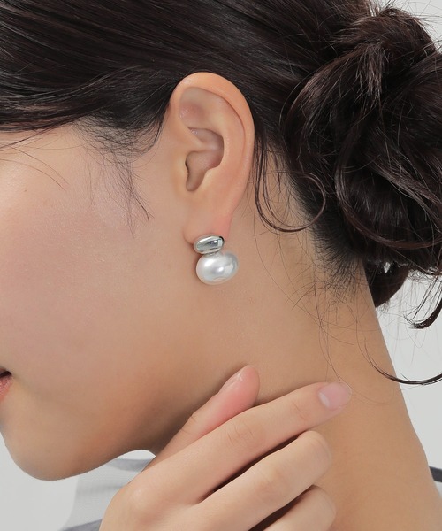 Kana(カナ)の「オーバル パール メタル フィット ピアス パーティー 結婚式 お呼ばれ オケージョン(ピアス(両耳用)・レディース・ゴールド/シルバー・フリー)」の1枚目の写真