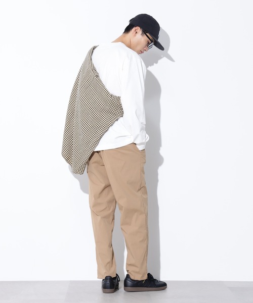 Apo(s)ture(アポスチャー)の「JOHAN-004/多機能タイプライターテーパードパンツ(その他パンツ・メンズ・カーキ/ブラック/チャコール/ベージュ・S/M/L/XL/XS)」の17枚目の写真