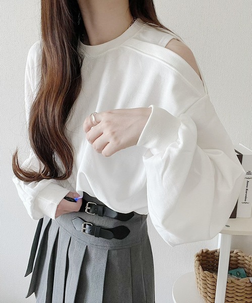 Nana（ナナ）の「オープンショルダースウェット（Tシャツ/カットソー・レディース・アイボリー/ベージュ/グレー/ブラック・FREE）」の2枚目の写真