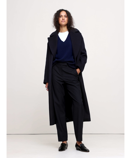 Banana Republic（バナナリパブリック）の「ハイライズ テーパード イタリアンウール アンクルパンツ（その他パンツ・レディース・ネイビー・2/6/8/0/4）」の2枚目の写真