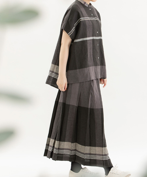 nop de nod（ノップドゥノッド）の「Cielリネンパネルチェックスタンドカラーシャツ（シャツ/ブラウス・レディース・ブラック/ダークグリーン/レッド・M）」の2枚目の写真