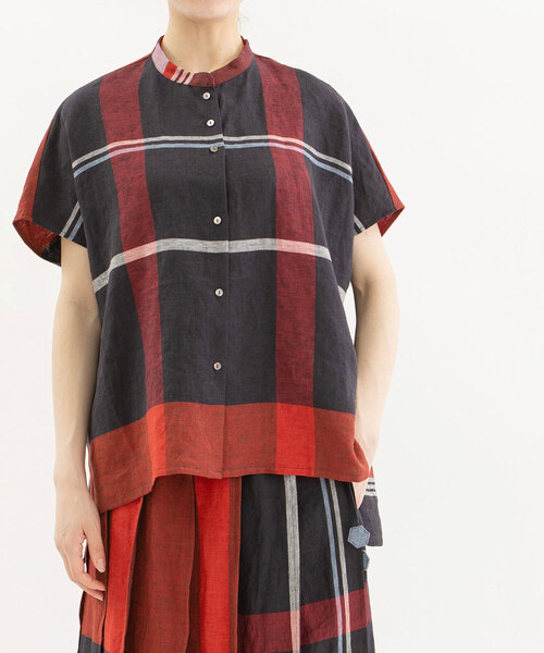 nop de nod（ノップドゥノッド）の「Cielリネンパネルチェックスタンドカラーシャツ（シャツ/ブラウス・レディース・ブラック/ダークグリーン/レッド・M）」の6枚目の写真