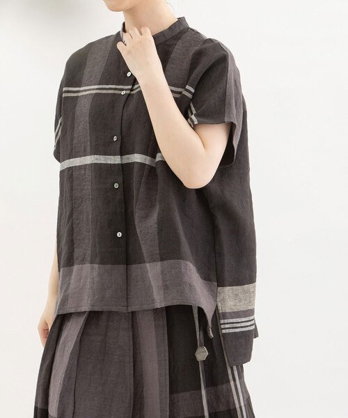 nop de nod（ノップドゥノッド）の「Cielリネンパネルチェックスタンドカラーシャツ（シャツ/ブラウス・レディース・ブラック/ダークグリーン/レッド・M）」の21枚目の写真