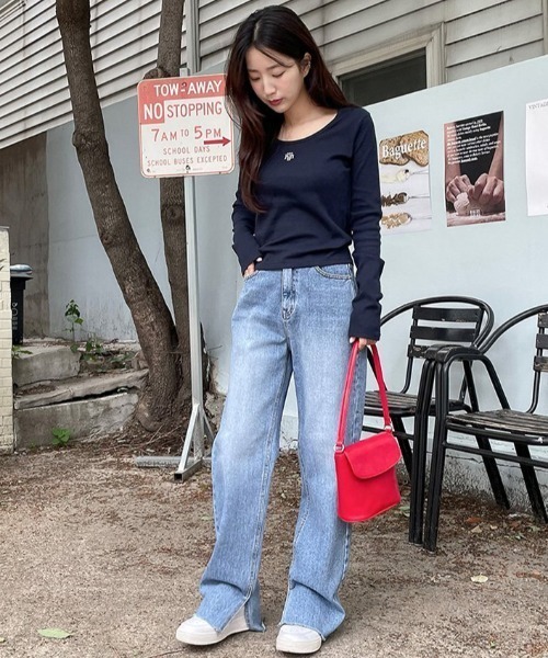 muahmuah(ムーアムーア)の「A'GEM/9 × .kom『muah muah/ムーアムーア』STITCH U NECK LONG SLEEVE T-SHIRT/ステッチUネックロングシャツ(Tシャツ/カットソー・レディース・ブラック/ライトブルー/アイボリー/ライトグレー/グレー/ネイビー/A・FREE)」の15枚目の写真