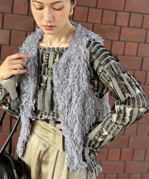 deux amour（ドゥーザムール）の「フリンジファ―ベスト（ベスト・レディース・アイボリー/ブラック/グレー・FREE）」の2枚目の写真