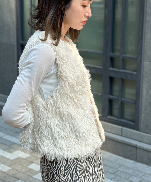 deux amour（ドゥーザムール）の「フリンジファ―ベスト（ベスト・レディース・アイボリー/ブラック/グレー・FREE）」の9枚目の写真