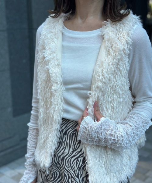 deux amour（ドゥーザムール）の「フリンジファ―ベスト（ベスト・レディース・アイボリー/ブラック/グレー・FREE）」の13枚目の写真