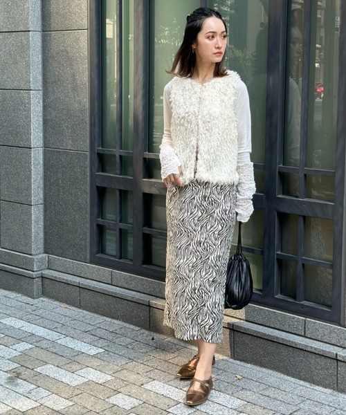 deux amour（ドゥーザムール）の「フリンジファ―ベスト（ベスト・レディース・アイボリー/ブラック/グレー・FREE）」の14枚目の写真