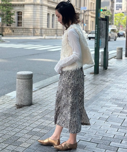 deux amour（ドゥーザムール）の「フリンジファ―ベスト（ベスト・レディース・アイボリー/ブラック/グレー・FREE）」の16枚目の写真