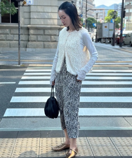 deux amour（ドゥーザムール）の「フリンジファ―ベスト（ベスト・レディース・アイボリー/ブラック/グレー・FREE）」の17枚目の写真