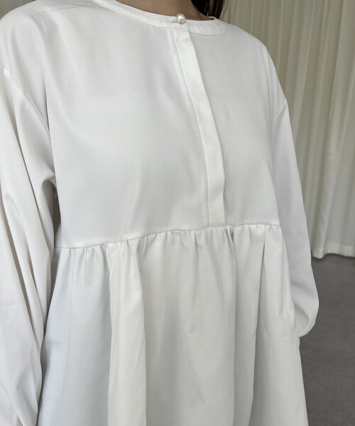 prose verse（プロズヴェール）の「パールボタンタックギャザーペプラムブラウス（シャツ/ブラウス・レディース・ブラック/オフホワイト・LARGE/MEDIUM）」の12枚目の写真