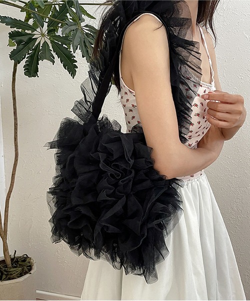 LA VORAGINE(ラ ヴォラジネ)の「チュールフリル大容量トートバッグ(トートバッグ・レディース・ピンク/ホワイト/ブラック/ブルー・FREE)」の7枚目の写真