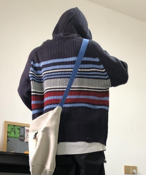 MGV（エムジーヴィー）の「マルチボーダーニットパーカー（ニット/セーター・メンズ・レッド/アイボリー/ネイビー・X-LARGE/LARGE/MEDIUM）」の12枚目の写真