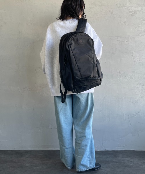 Columbia（コロンビア）の「【WEB限定】[Columbia/コロンビア] ワンポイントロゴ パナシーア 30L バックパック（バックパック/リュック・レディース・ブラック/ベージュ・ONE SIZE）」の6枚目の写真