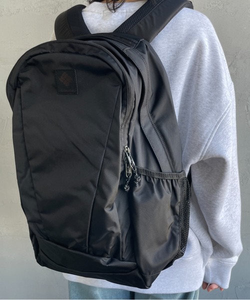 Columbia（コロンビア）の「【WEB限定】[Columbia/コロンビア] ワンポイントロゴ パナシーア 30L バックパック（バックパック/リュック・レディース・ブラック/ベージュ・ONE SIZE）」の13枚目の写真