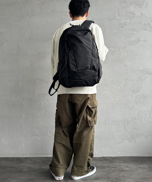 Columbia（コロンビア）の「【WEB限定】[Columbia/コロンビア] ワンポイントロゴ パナシーア 30L バックパック（バックパック/リュック・レディース・ブラック/ベージュ・ONE SIZE）」の7枚目の写真